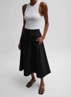 Skirts><noscript><img width=