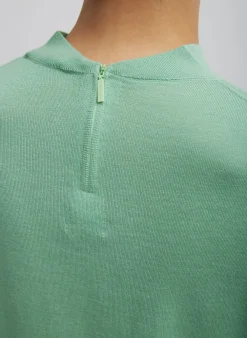 Knitwear & Sweatshirts><noscript><img width=