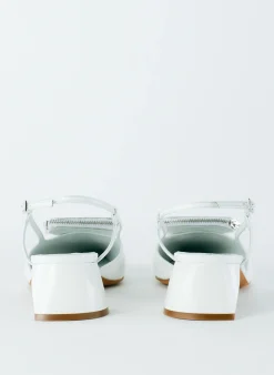 Heels><noscript><img width=