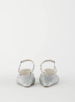 Heels><noscript><img width=