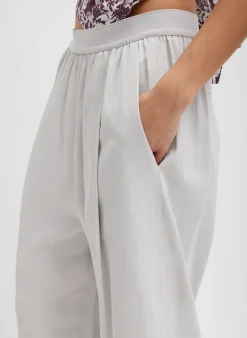 Suits|Pants & Shorts><noscript><img width=