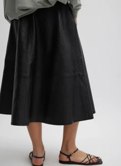 Skirts><noscript><img width=