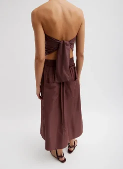 Skirts><noscript><img width=
