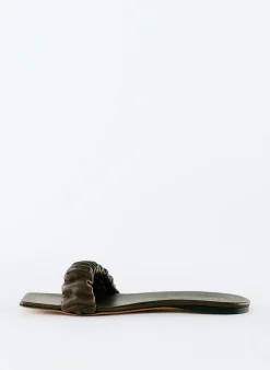 Flats|Sandals><noscript><img width=