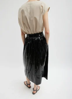 Skirts><noscript><img width=