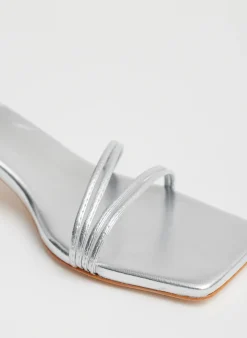 Heels|Sandals><noscript><img width=