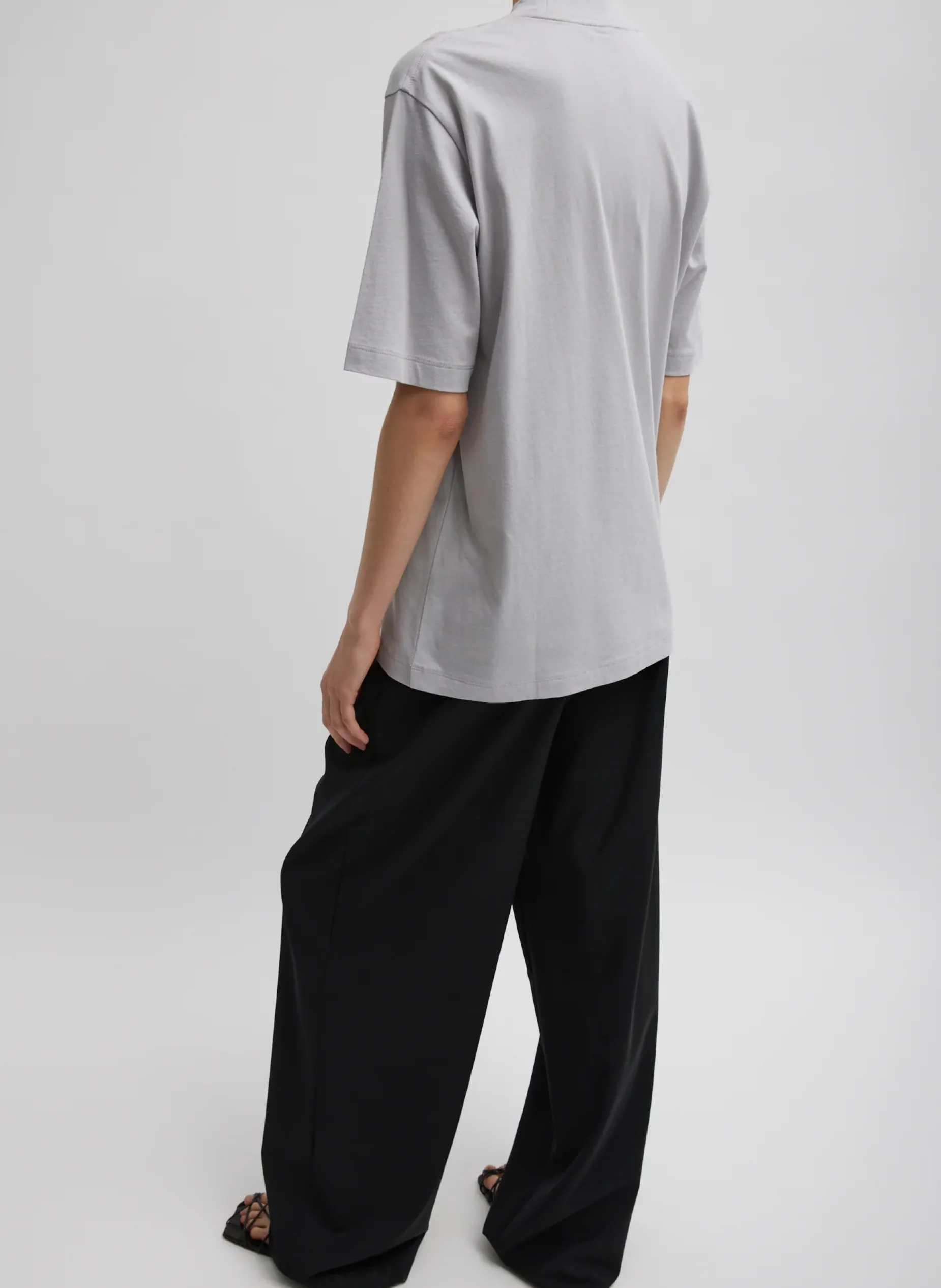 Tops|Fundamentals - WOFs>Tibi Mock Neck Unisex T-Shirt Greystone