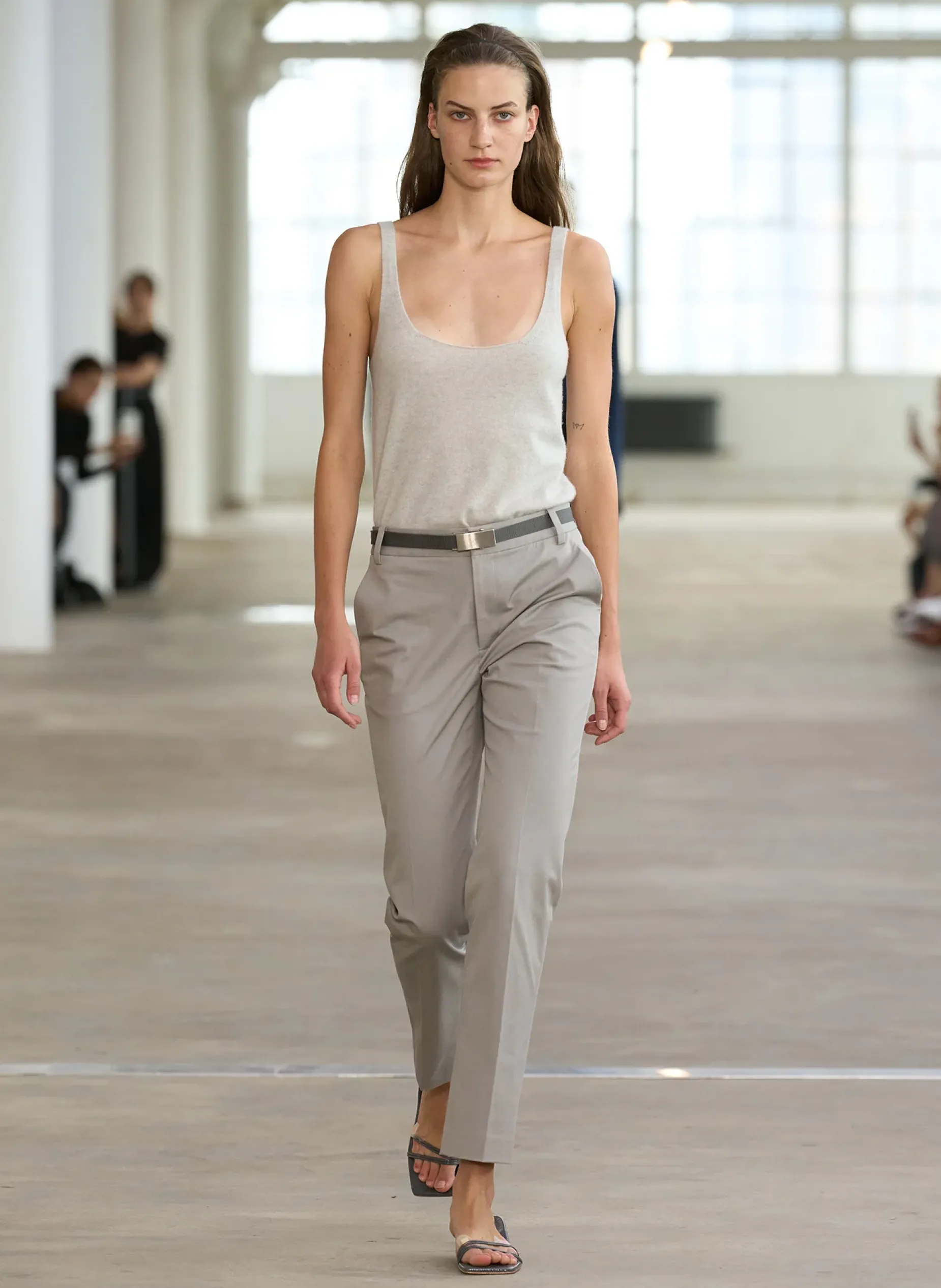 Suits|Pants & Shorts>Tibi Oliver Cotton Stretch Tricotine Lennon Ankle Pant Grey Moon
