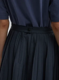 Skirts><noscript><img width=