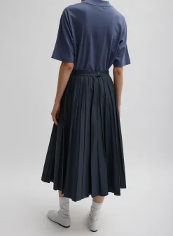 Skirts><noscript><img width=