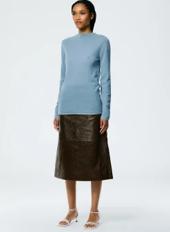 Skirts><noscript><img width=