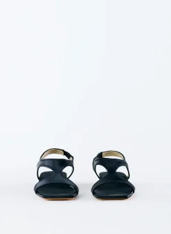 Flats|Sandals><noscript><img width=