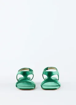 Flats|Sandals><noscript><img width=