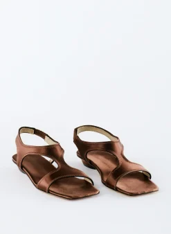 Flats|Sandals><noscript><img width=