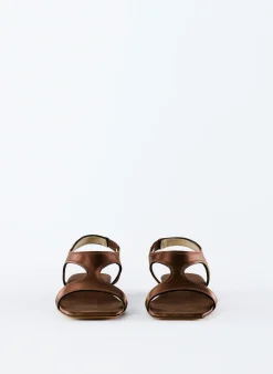 Flats|Sandals><noscript><img width=
