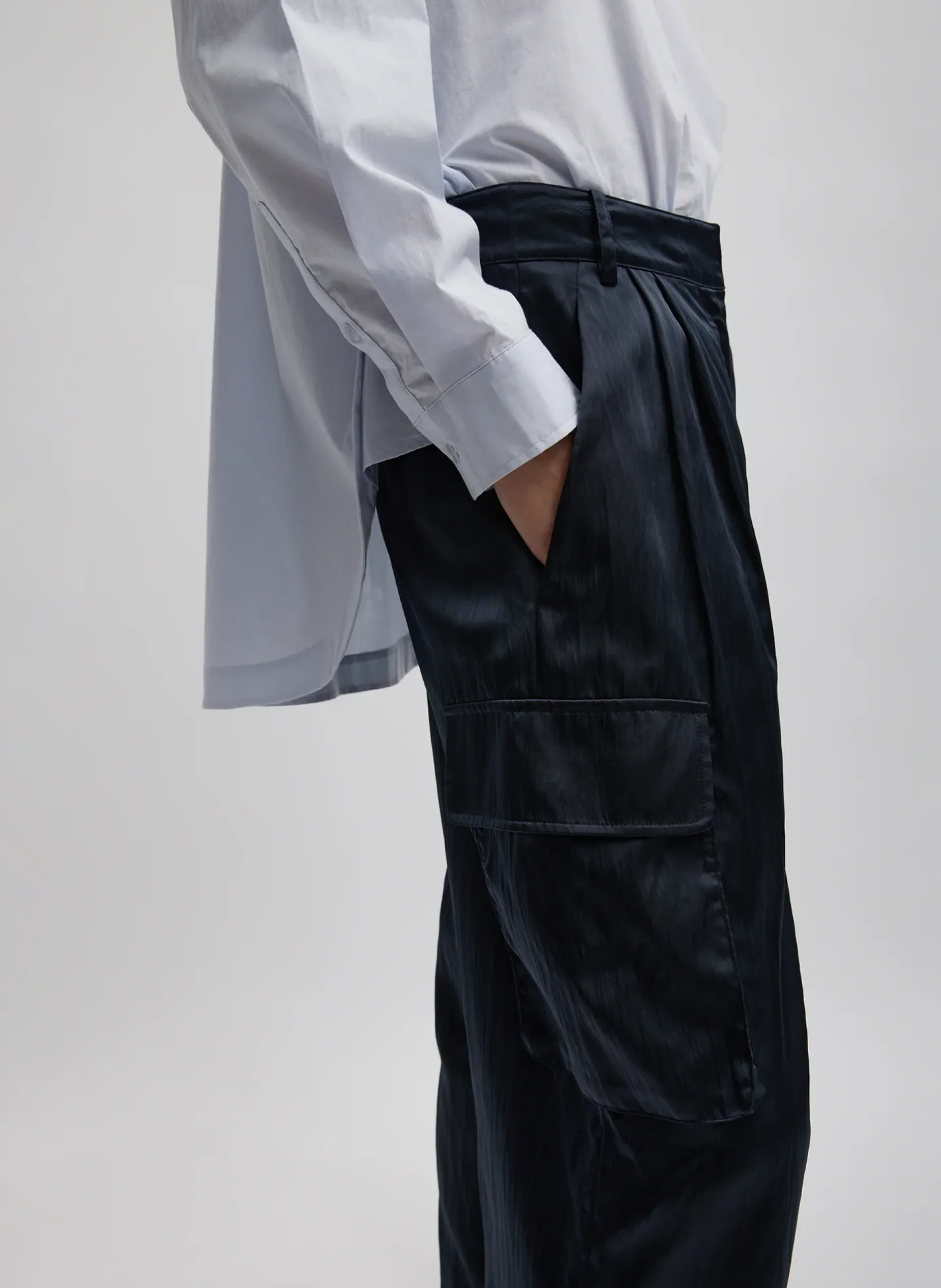 Pants & Shorts|Fundamentals - WOFs>Tibi Shiny Nylon Pleated Stella Cargo Pant Navy