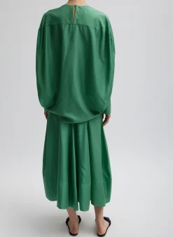 Skirts><noscript><img width=