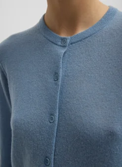 Knitwear & Sweatshirts><noscript><img width=