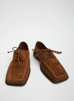 Curated Closets|Flats><noscript><img width=