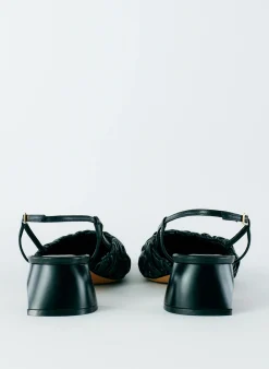 Heels><noscript><img width=