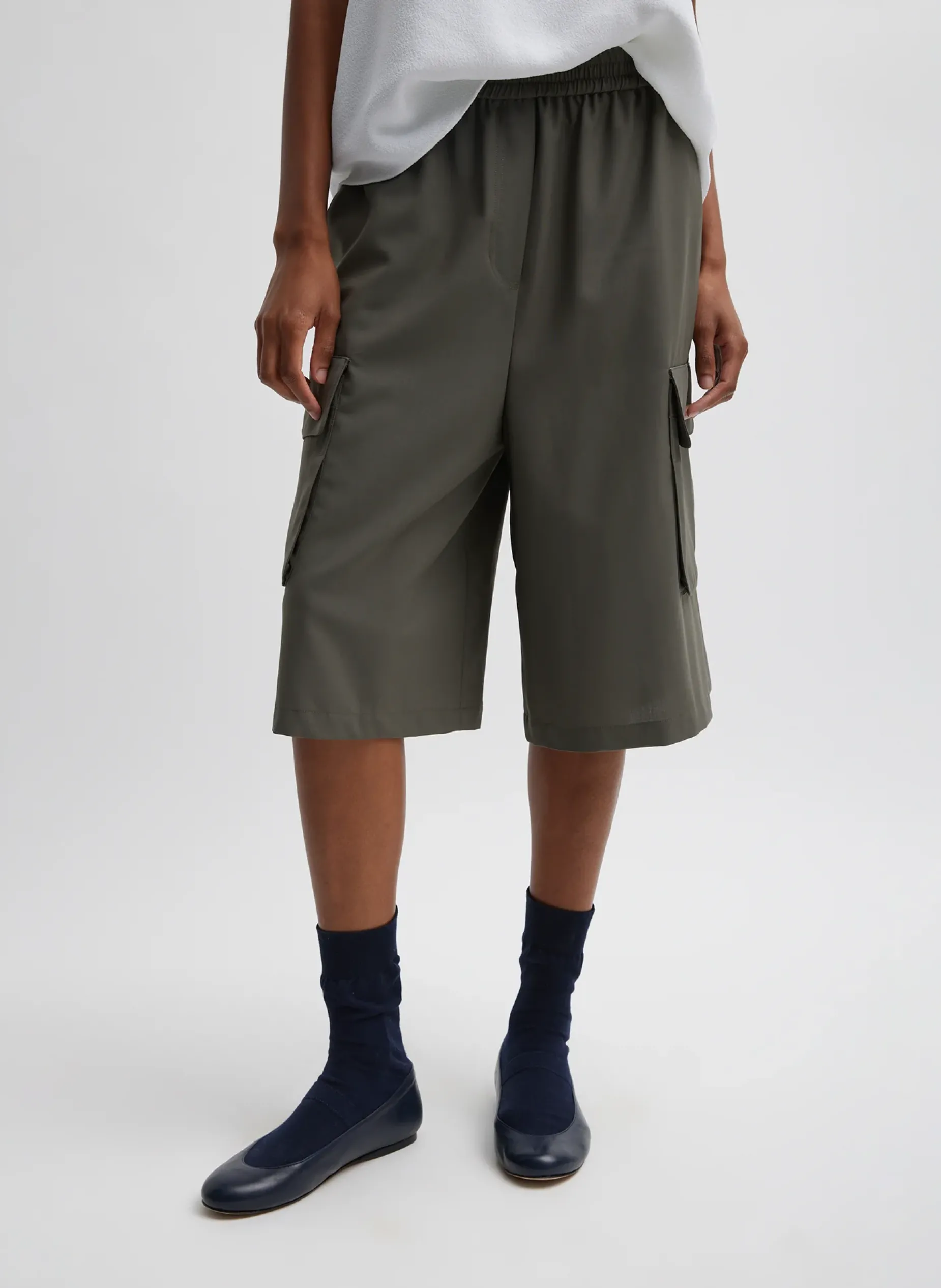 Pants & Shorts>Tibi Tropical Wool Relaxed Cargo Short Dark Stone