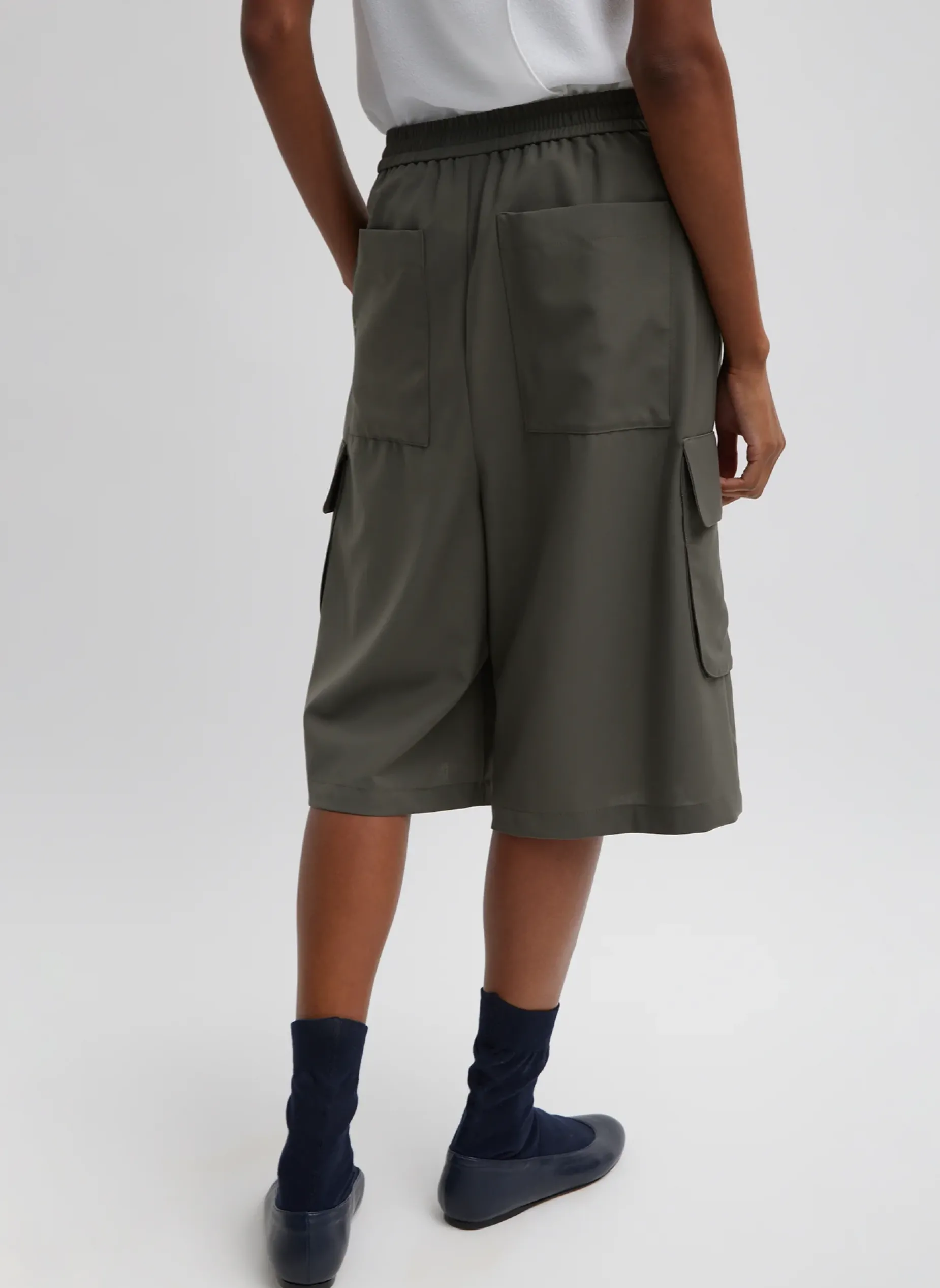 Pants & Shorts>Tibi Tropical Wool Relaxed Cargo Short Dark Stone