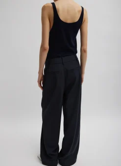 Suits|Pants & Shorts><noscript><img width=