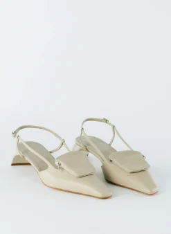 Heels><noscript><img width=